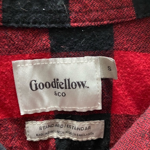 Mens Good Fellow small Black and Red Plaid Fleece Button down. - Picture 2 of 3